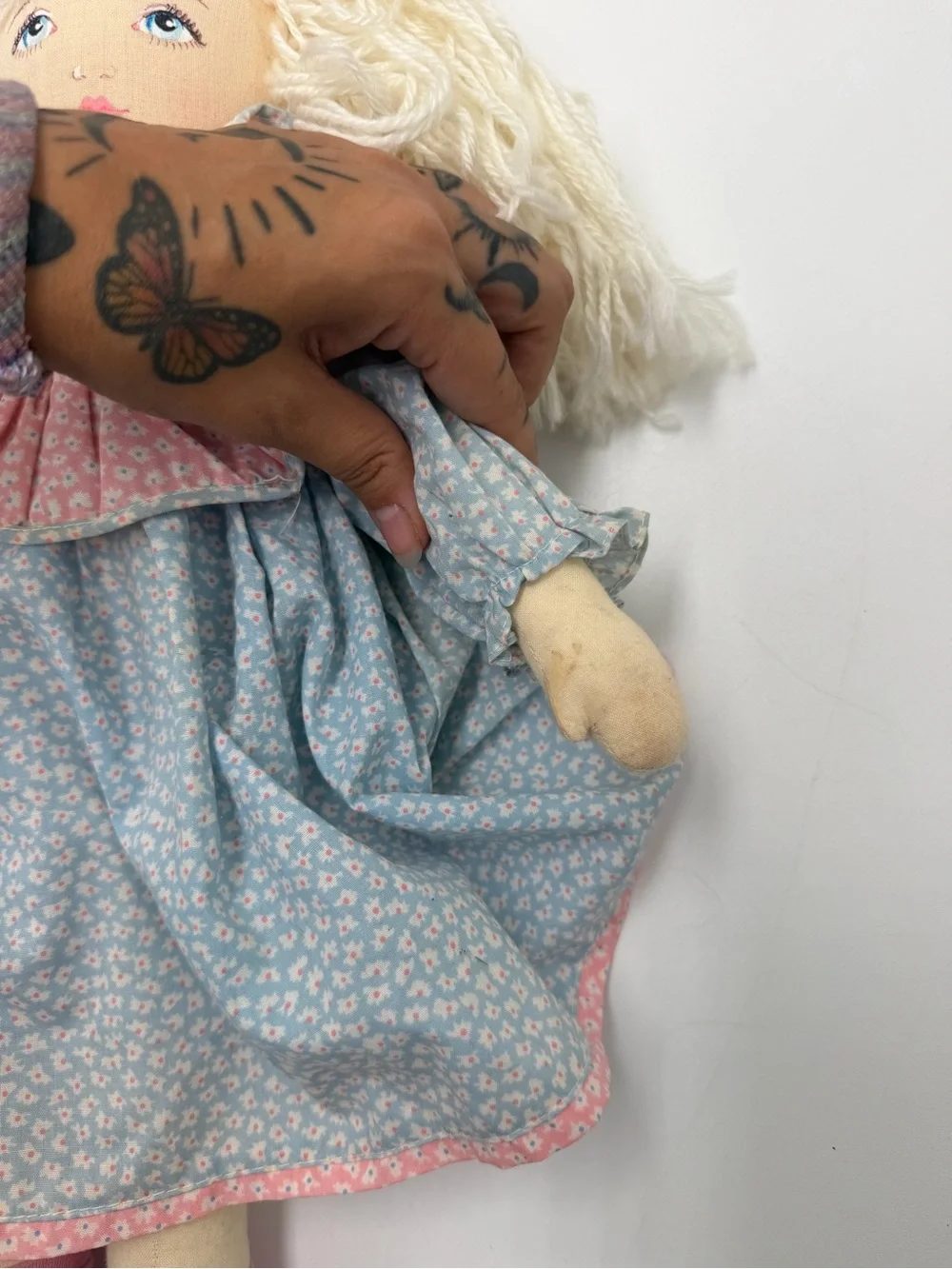 Vintage Dolls By Pauline Blonde Cloth Rag Doll Blue Pink Floral Dress 18 Inch